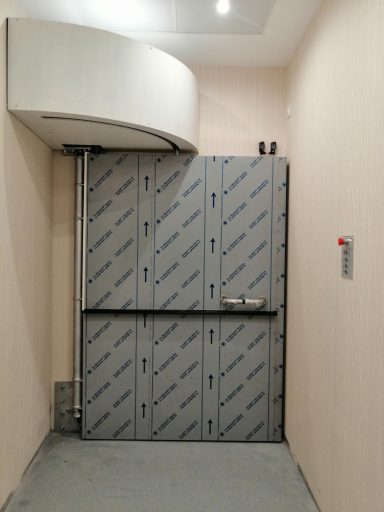 Puerta pivotante Radytec modelo Radyseal Radylock